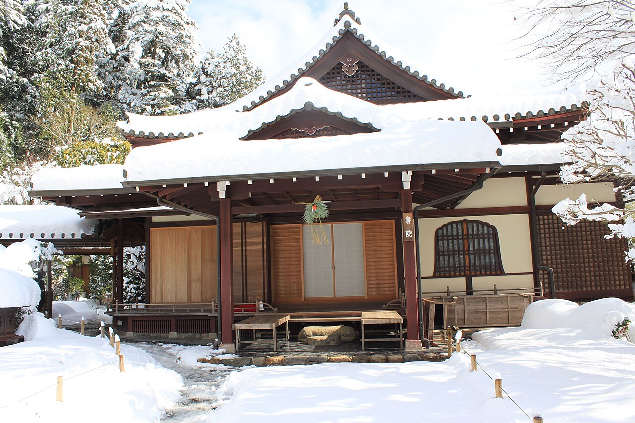Snow resting on the halls of Jakko-in