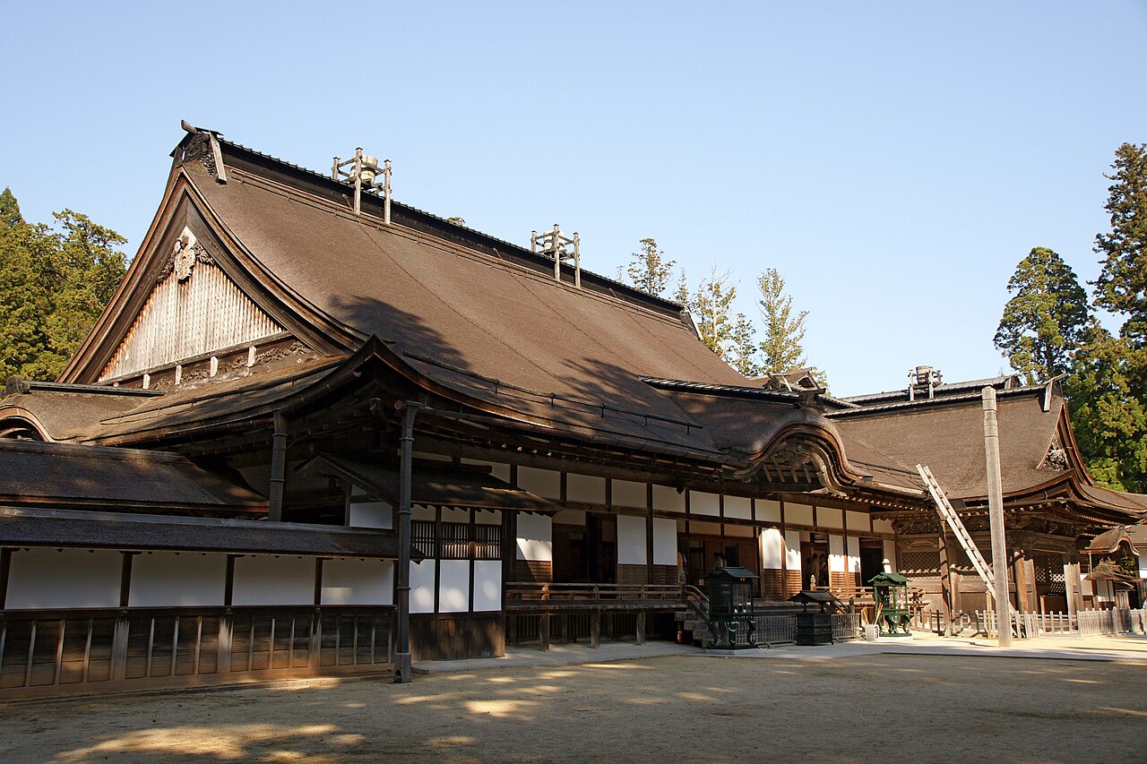 Stone garden and temple roofs at Kongobuji