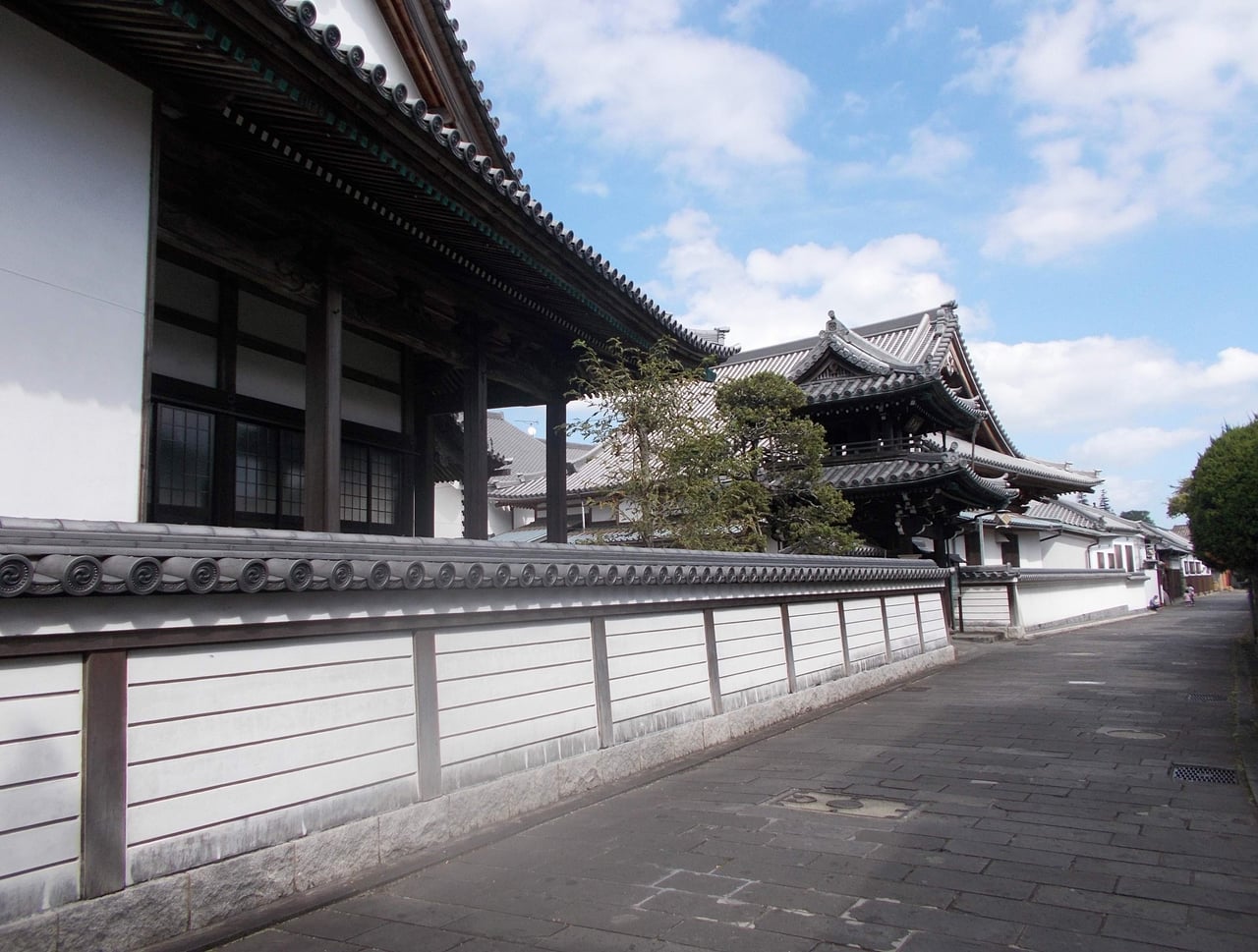 Another view of the stone-paved Nioza Historical Road in Usuki, Oita.