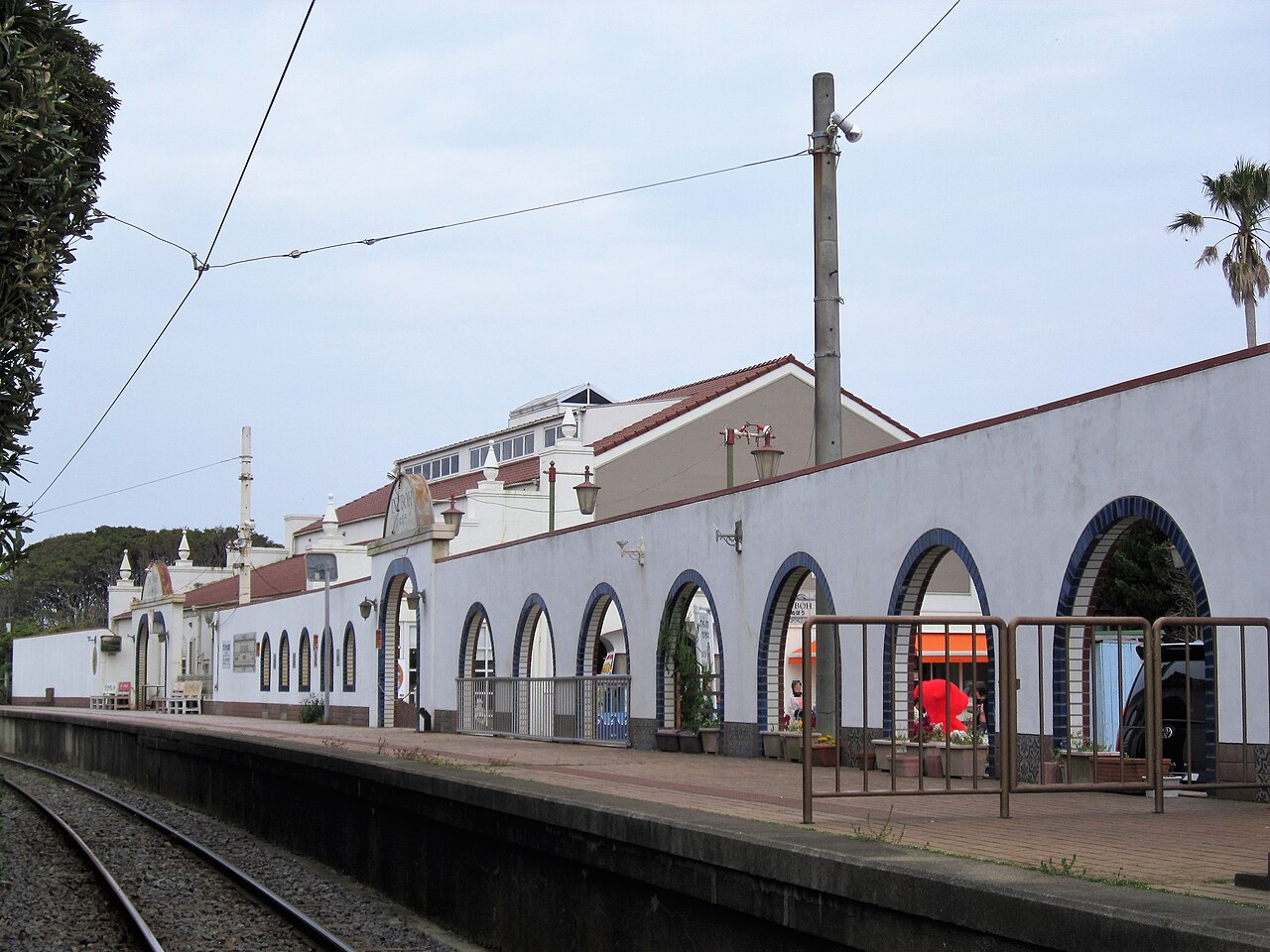 The white arched platform building of Inubo Station on the Choshi Electric Railway