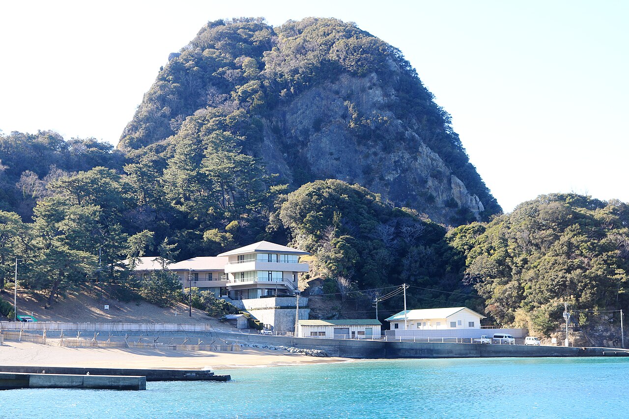 Kumomi beach with Mt. Eboshi beyond the harbour