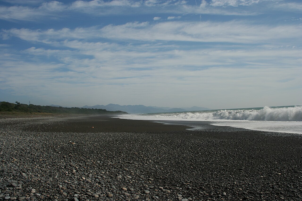 Shichirimihama gravel beach
