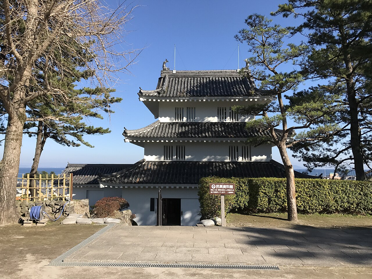The northeast corner turret of Shimabara Castle, which houses the folk-tools museum